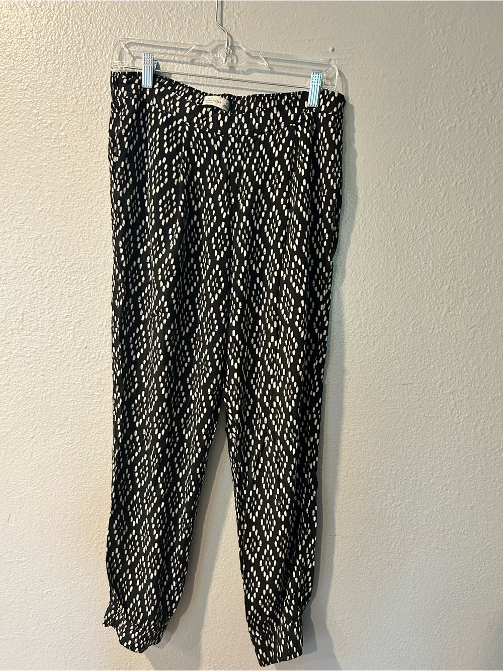 Abercrombie & Fitch Black White Ikat Diamond Print Jogger Pants Medium M